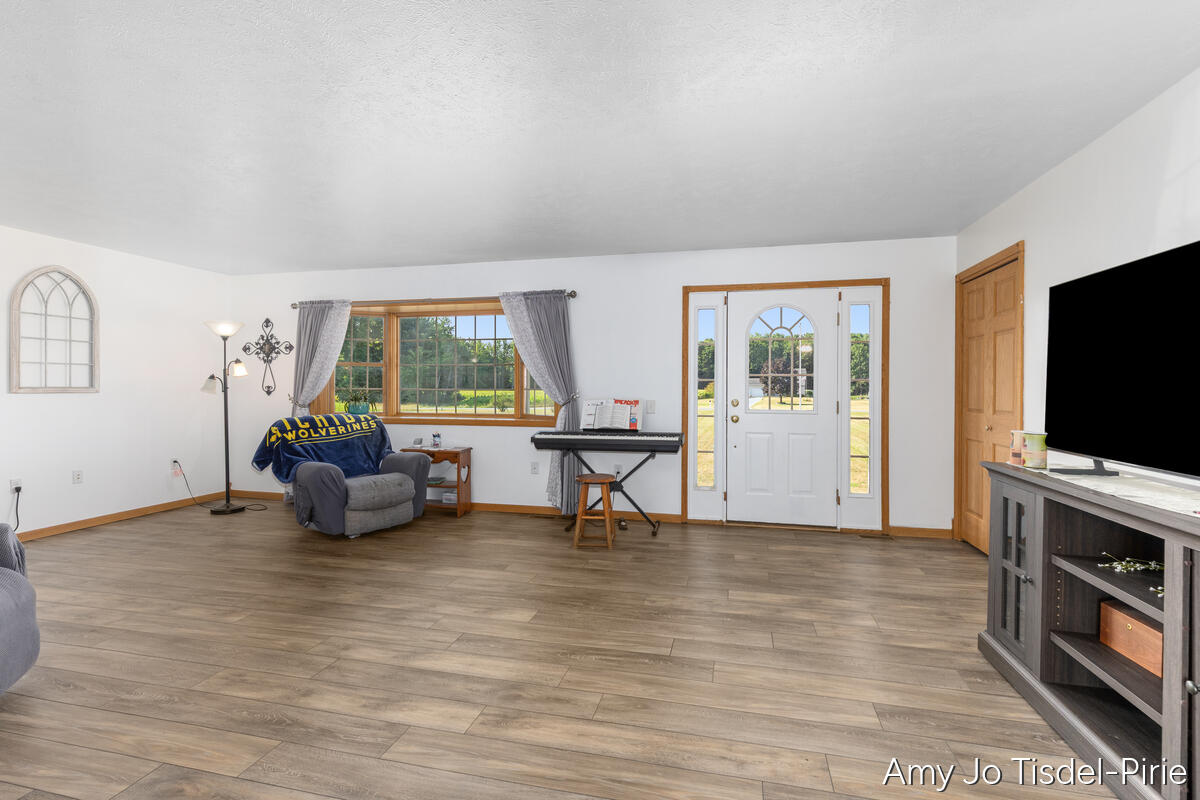 4th image of 16972 W Stanton Rd, Pierson, MI 49339 | MLS# 70549308