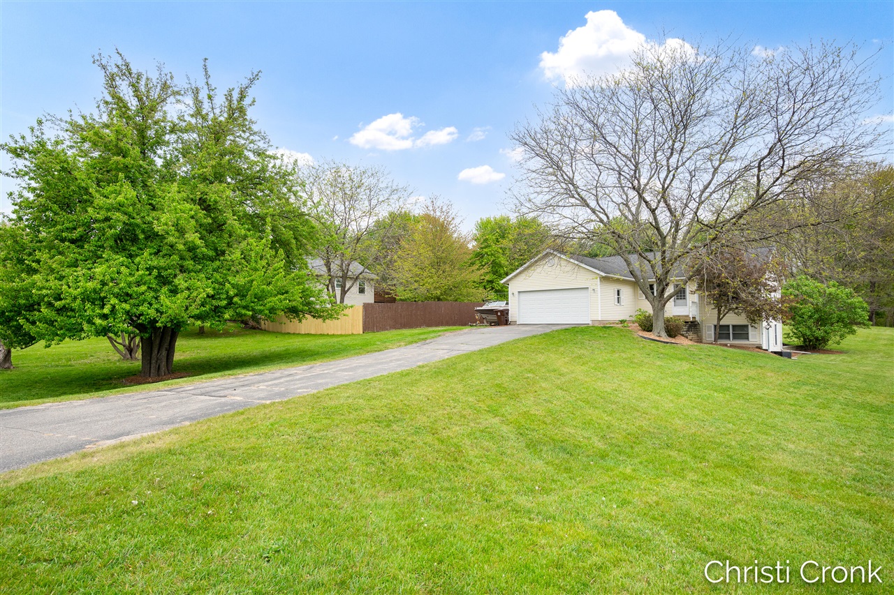 1st image of 8414 Windstone Dr, Rockford, MI 49341 | MLS# 70549324