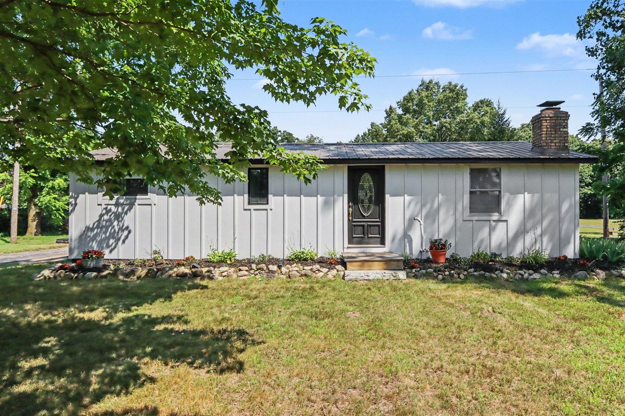 3rd image of 25490 Front St, Mattawan, MI 49071 | MLS# 70549338
