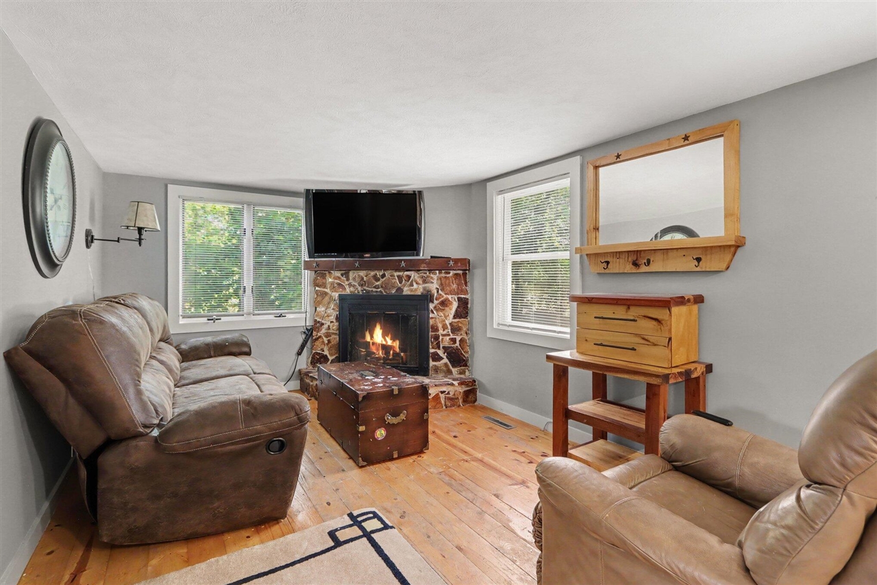 4th image of 25490 Front St, Mattawan, MI 49071 | MLS# 70549338