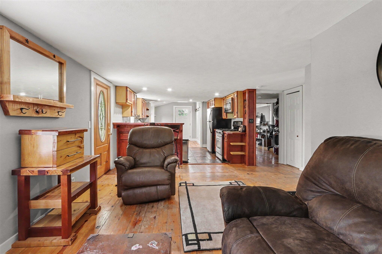5th image of 25490 Front St, Mattawan, MI 49071 | MLS# 70549338