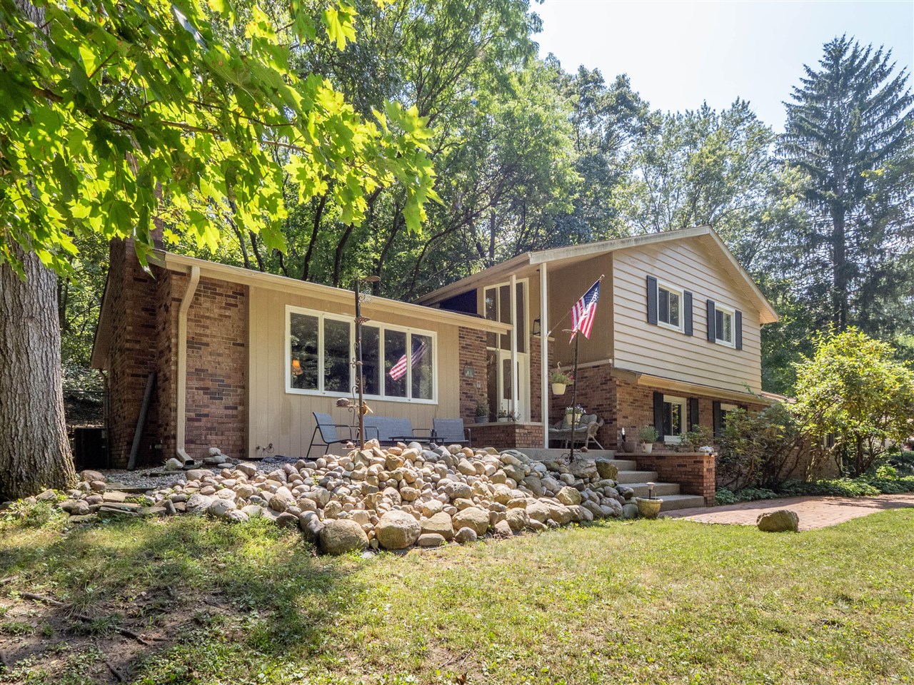 2nd image of 1021 Hol Hi Dr, Kalamazoo, MI 49008 | MLS# 70549350