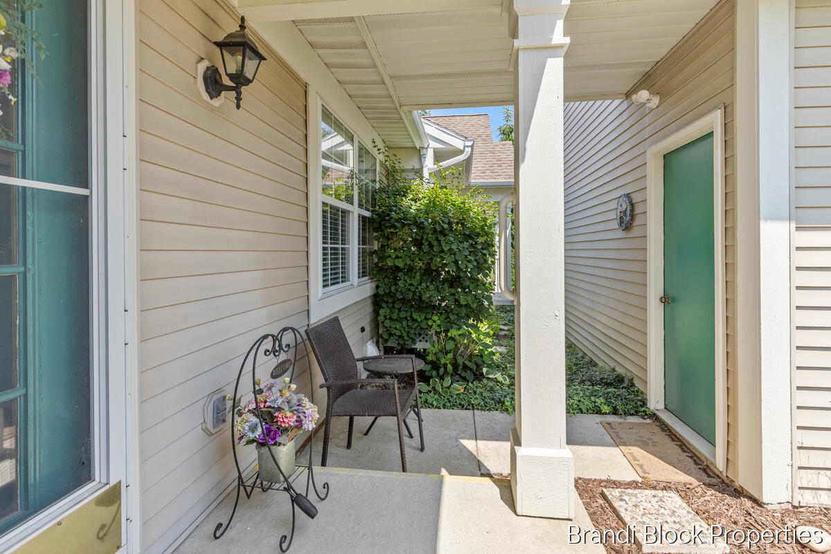 Photo 3 of Condo for sale at 59 Pond Ridge Dr #20, Grand Rapids, MI 49546 | MLS# 70549355 | Listing updated on 2026-09-18