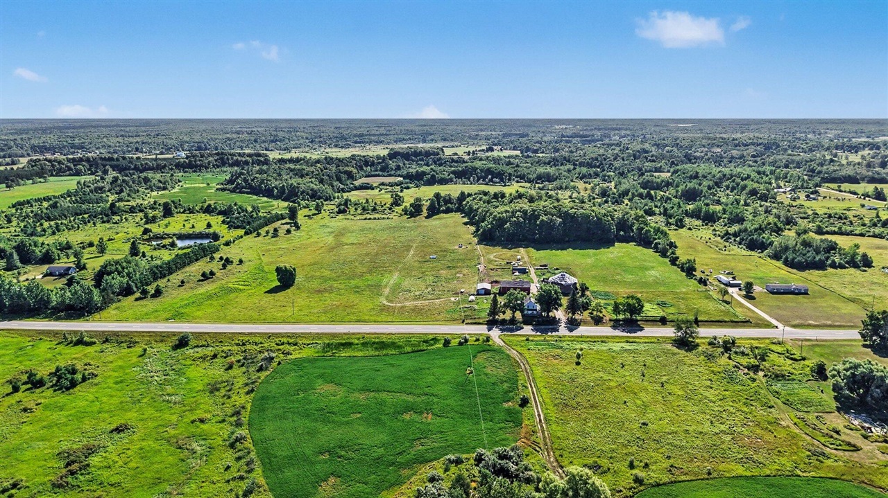 3rd image of 7328 30Th Ave, Evart, MI 49631 | MLS# 70549377