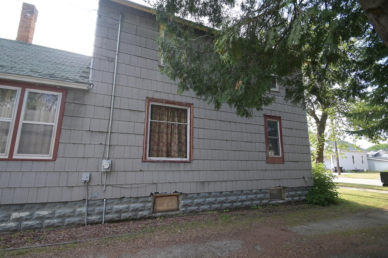 3rd image of 1701 13Th Ave, Menominee, MI 49858 | MLS# 70549396