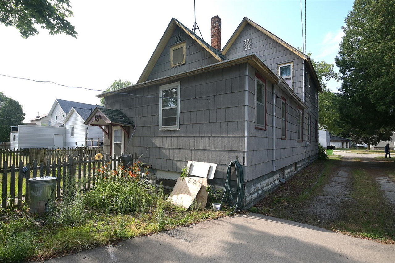 5th image of 1701 13Th Ave, Menominee, MI 49858 | MLS# 70549396
