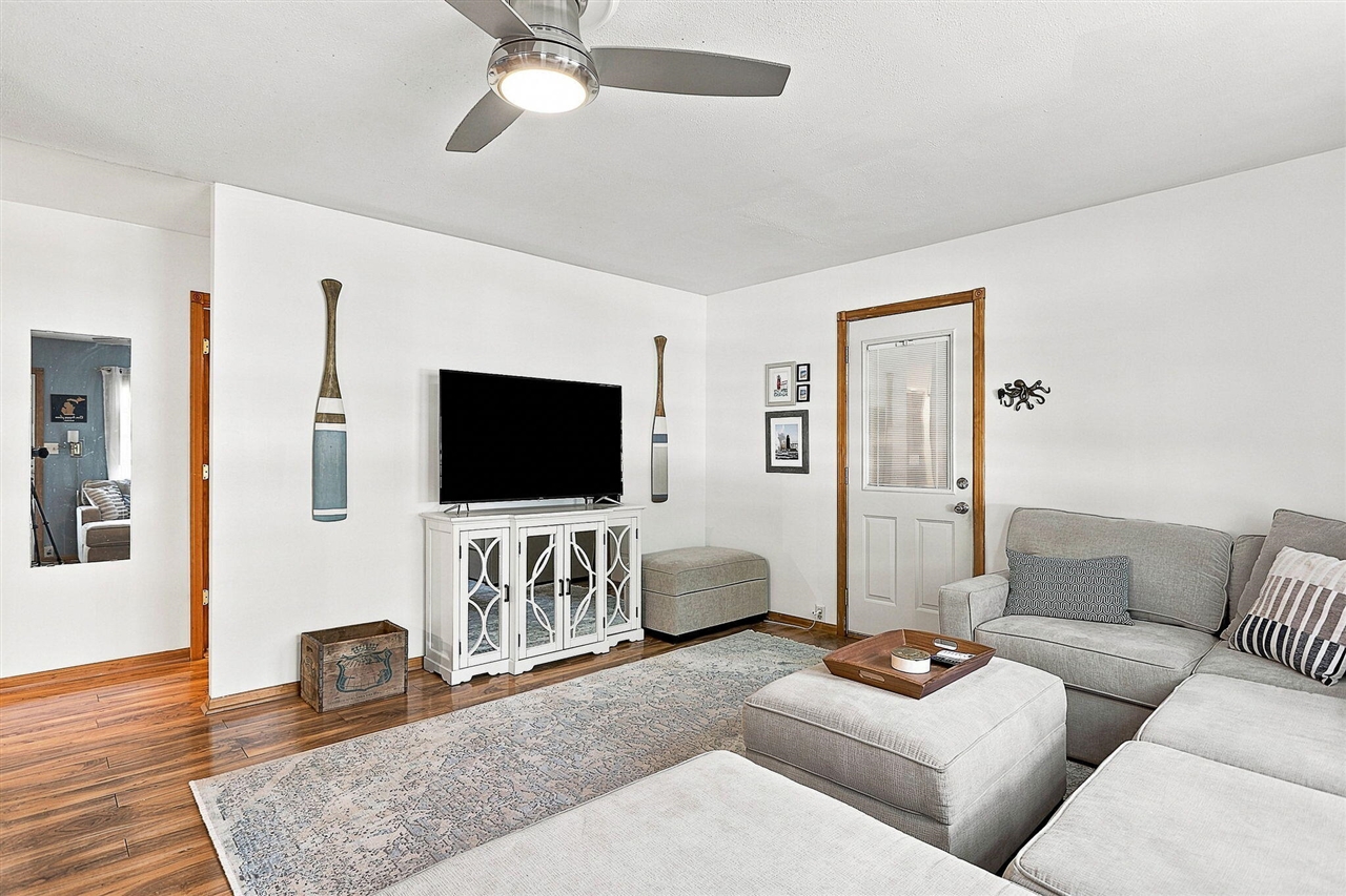4th image of 1063 Hazel St, South Haven, MI 49090 | MLS# 70549397