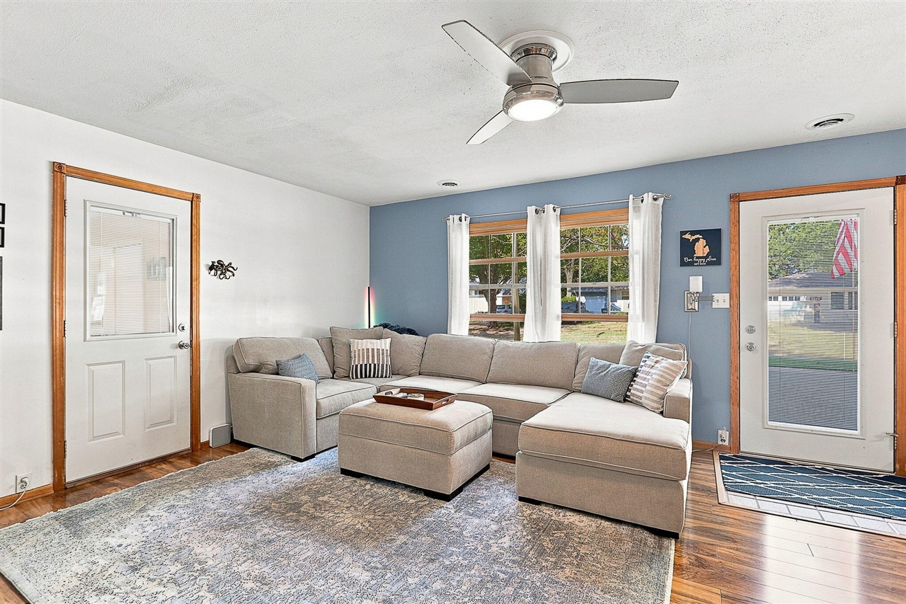 5th image of 1063 Hazel St, South Haven, MI 49090 | MLS# 70549397