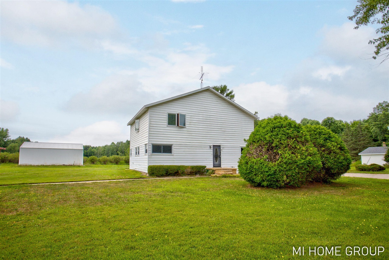 4th image of 74721 30Th Ave, Covert, MI 49043 | MLS# 70549406