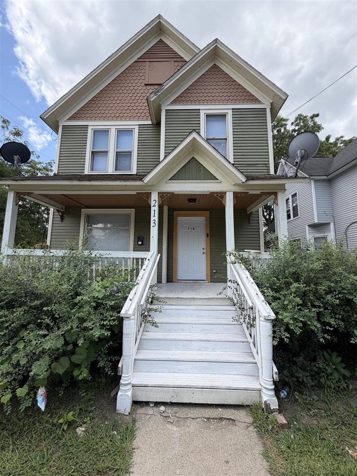 1st image of 213 Burr Oak St, Kalamazoo, MI 49001 | MLS# 70549417