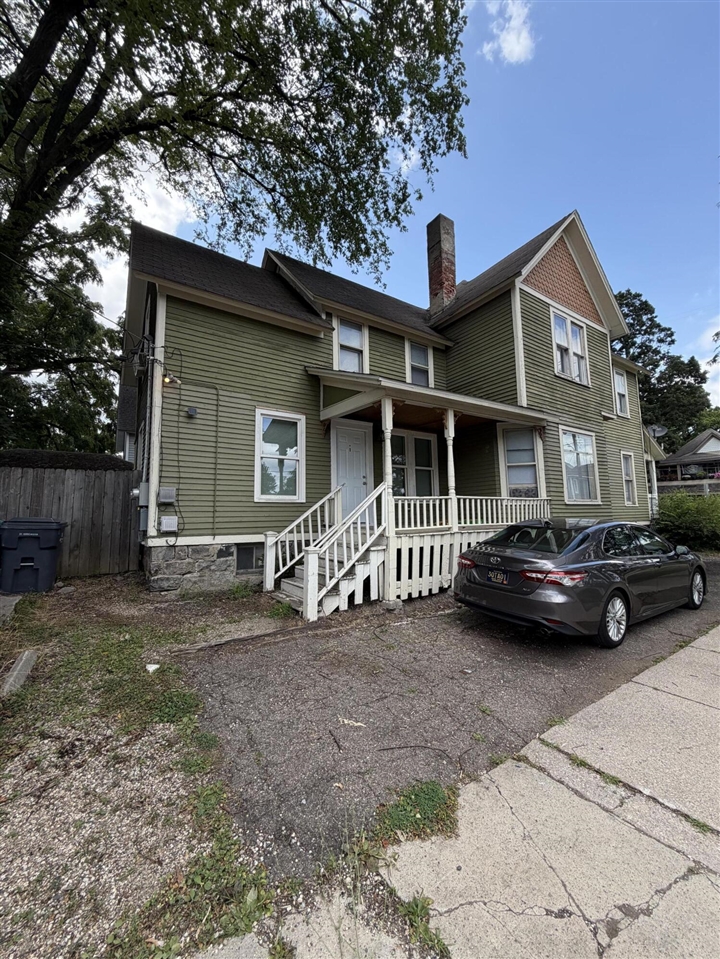 3rd image of 213 Burr Oak St, Kalamazoo, MI 49001 | MLS# 70549417