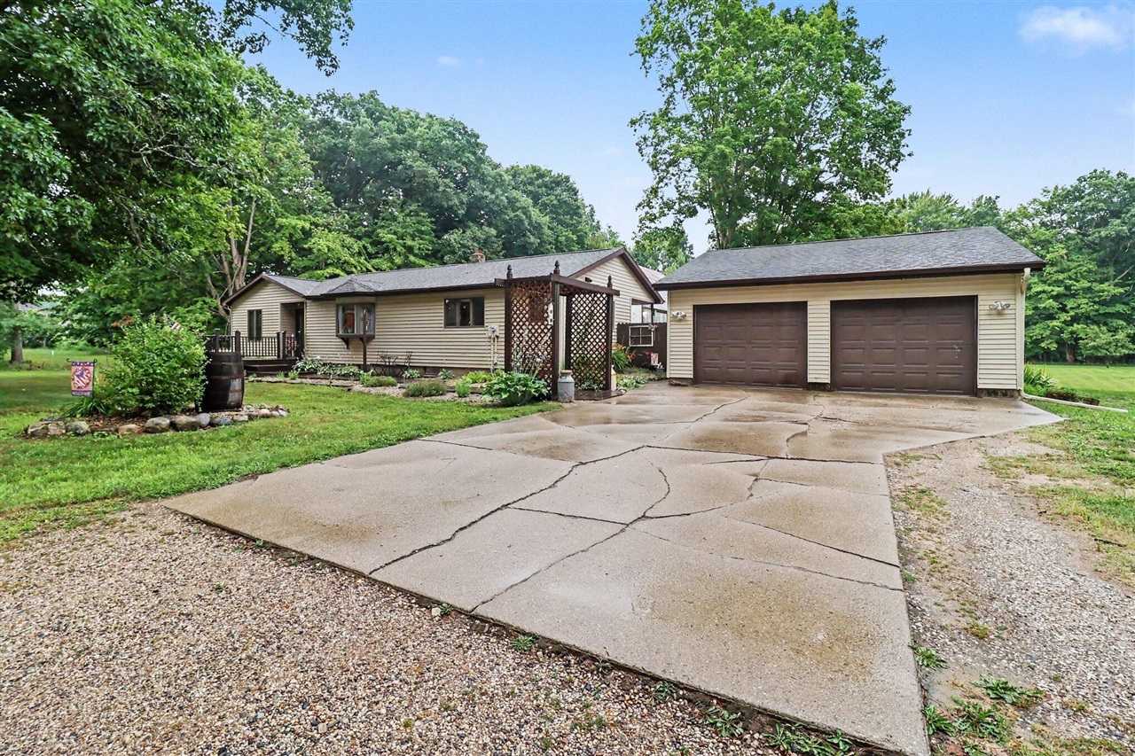 2nd image of 16465 Flarity Rd, Brethren, MI 49619 | MLS# 70549424