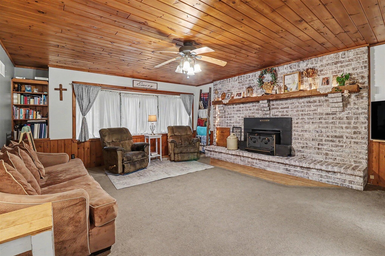 3rd image of 16465 Flarity Rd, Brethren, MI 49619 | MLS# 70549424