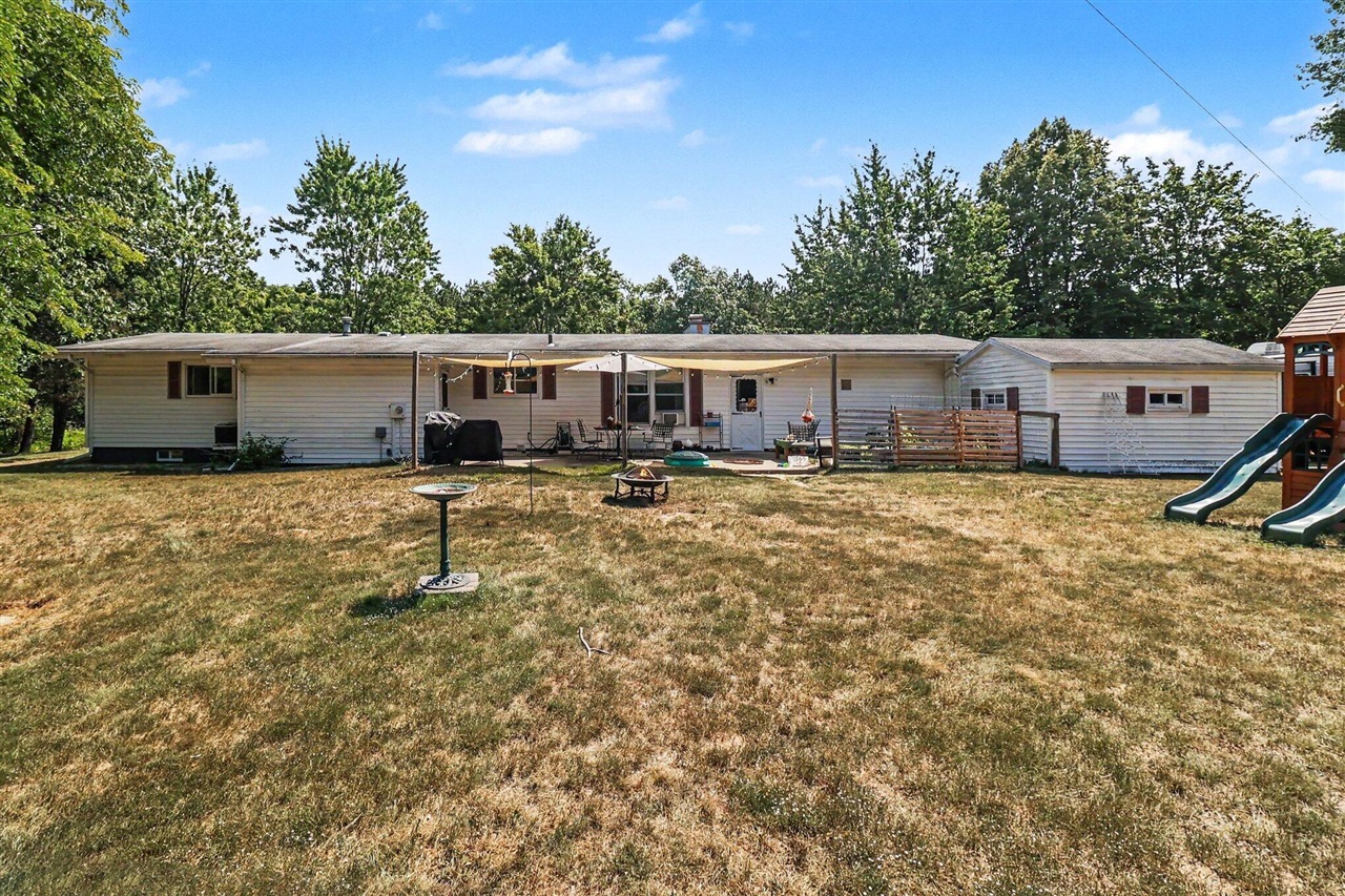 15th image of 2218 Maple Rd, Manistee, MI 49660 | MLS# 70549425