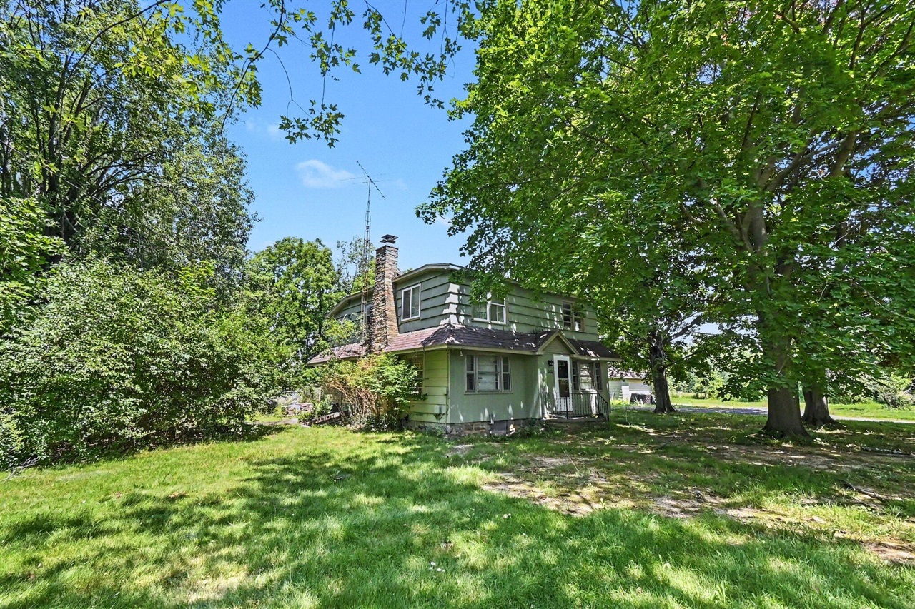 2nd image of 2430 W Kimmel Rd, Jackson, MI 49201 | MLS# 70549451