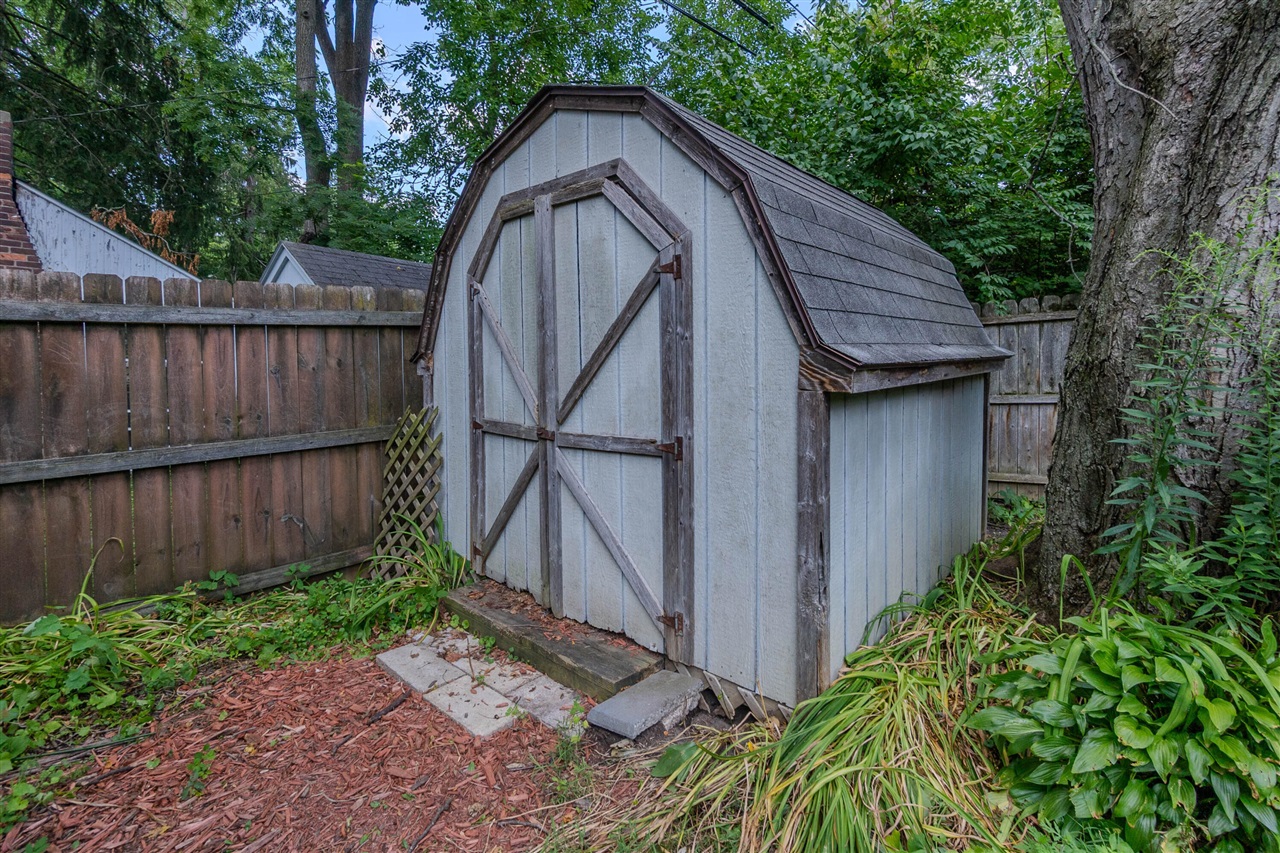 39th image of 519 Fairview Cir, Ypsilanti, MI 48197 | MLS# 70549459