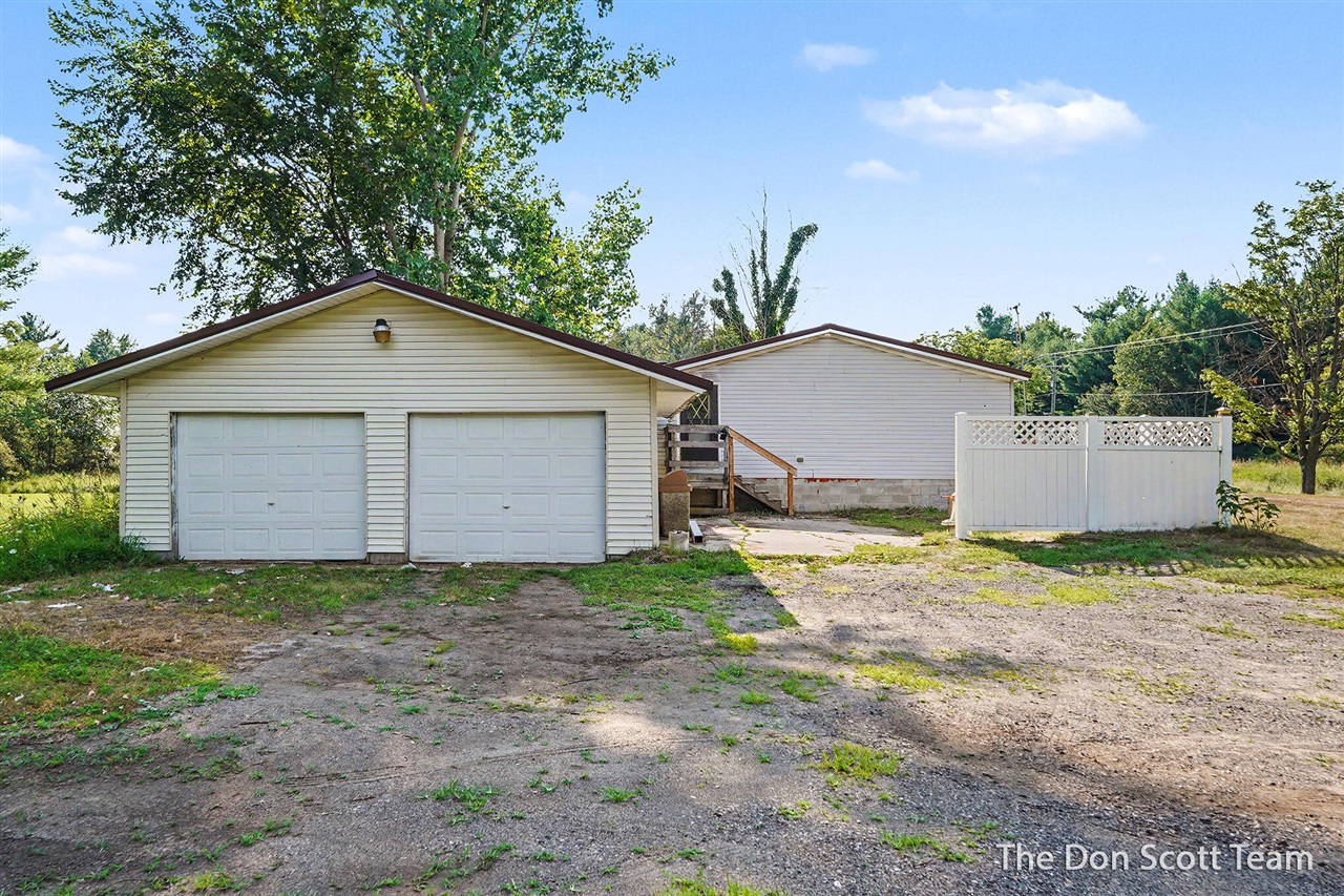 3rd image of 11737 Ellis Rd, Ravenna, MI 49451 | MLS# 70549472