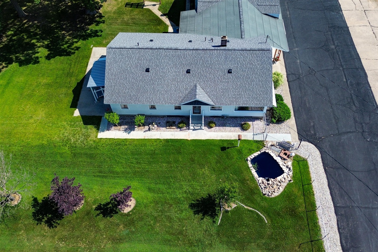 2nd image of 7601 E Apple Ave, Muskegon, MI 49442 | MLS# 70549475
