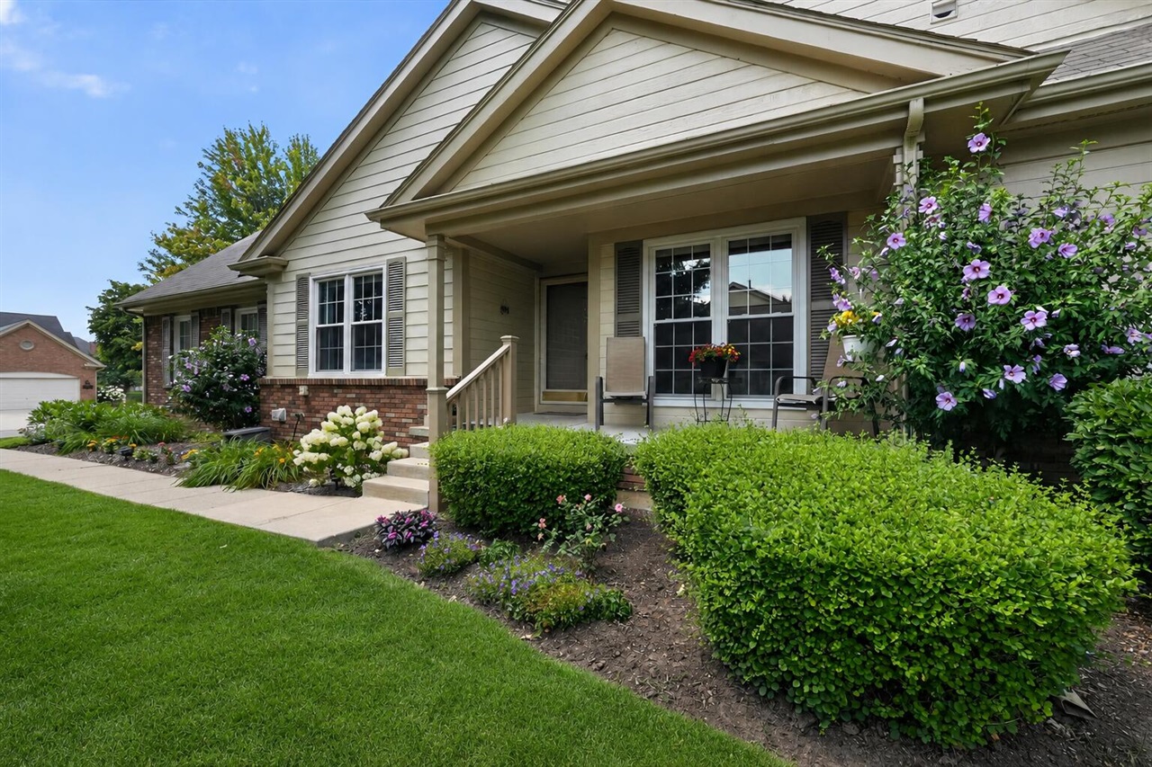 2nd image of 39628 Village Run Dr, Northville, MI 48168 | MLS# 70549484