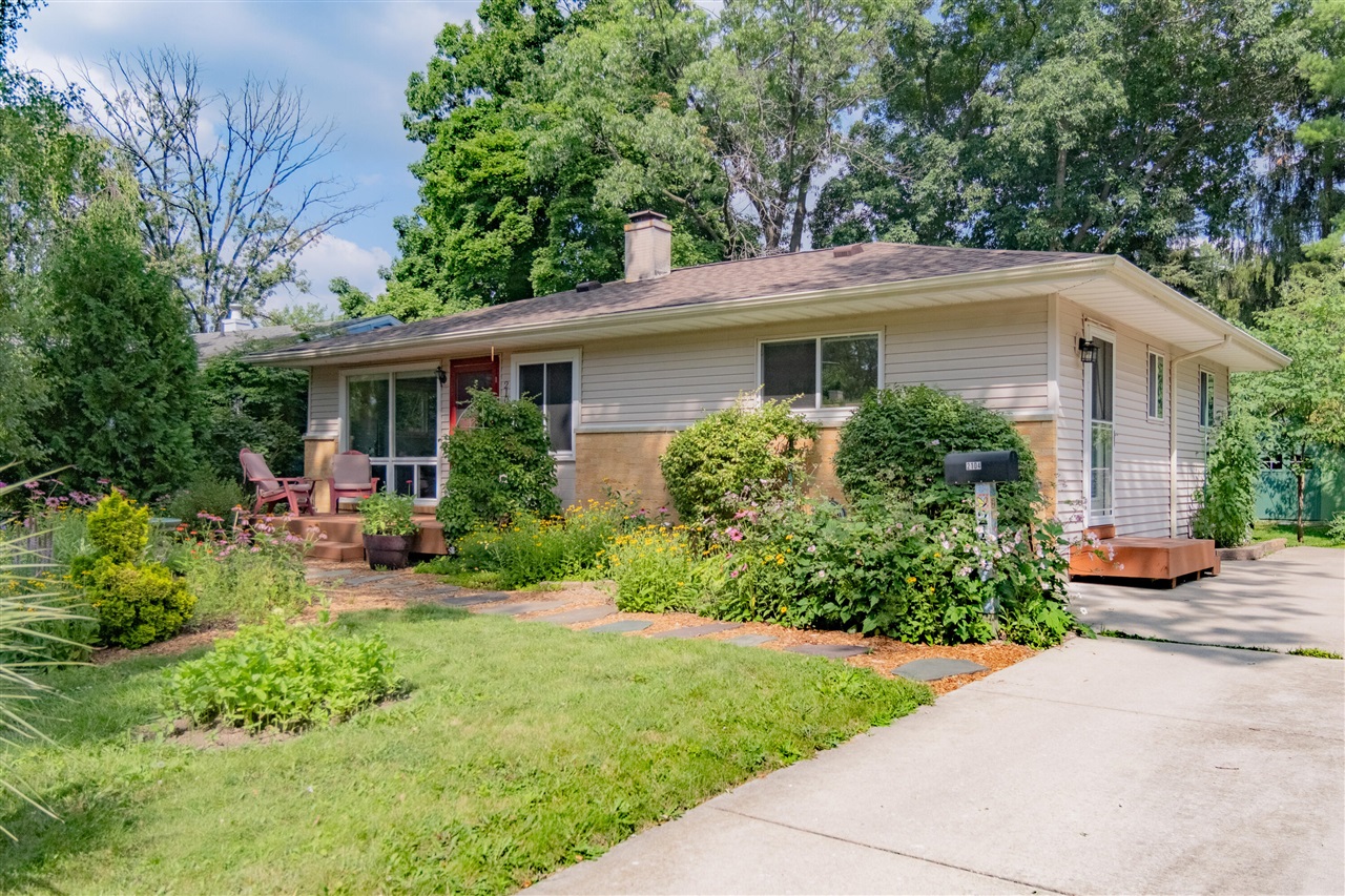1st image of 2104 S Circle Dr, Ann Arbor, MI 48103 | MLS# 70549485