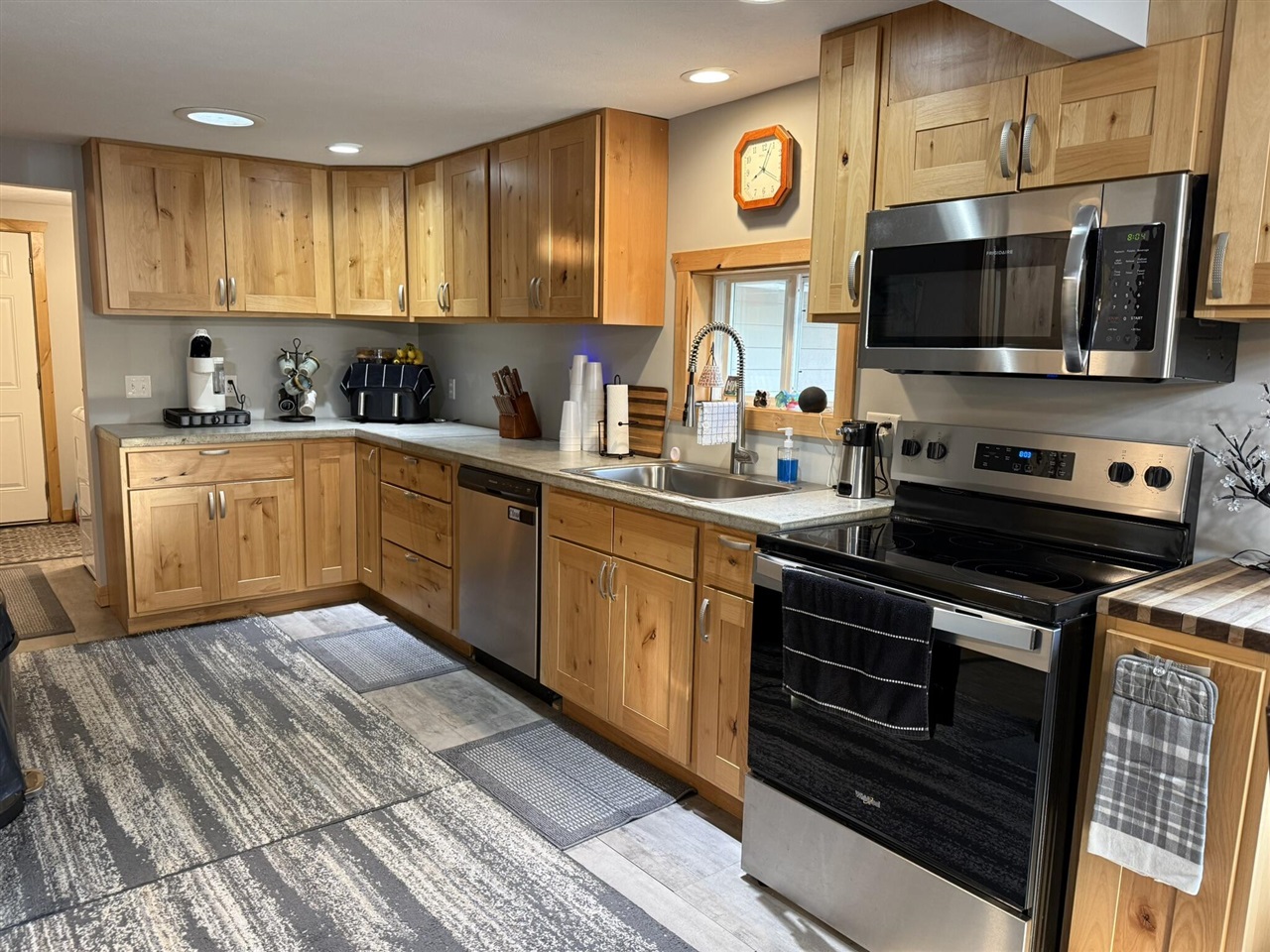 4th image of 10456 S Ferris Ave, Grant, MI 49327 | MLS# 70549494