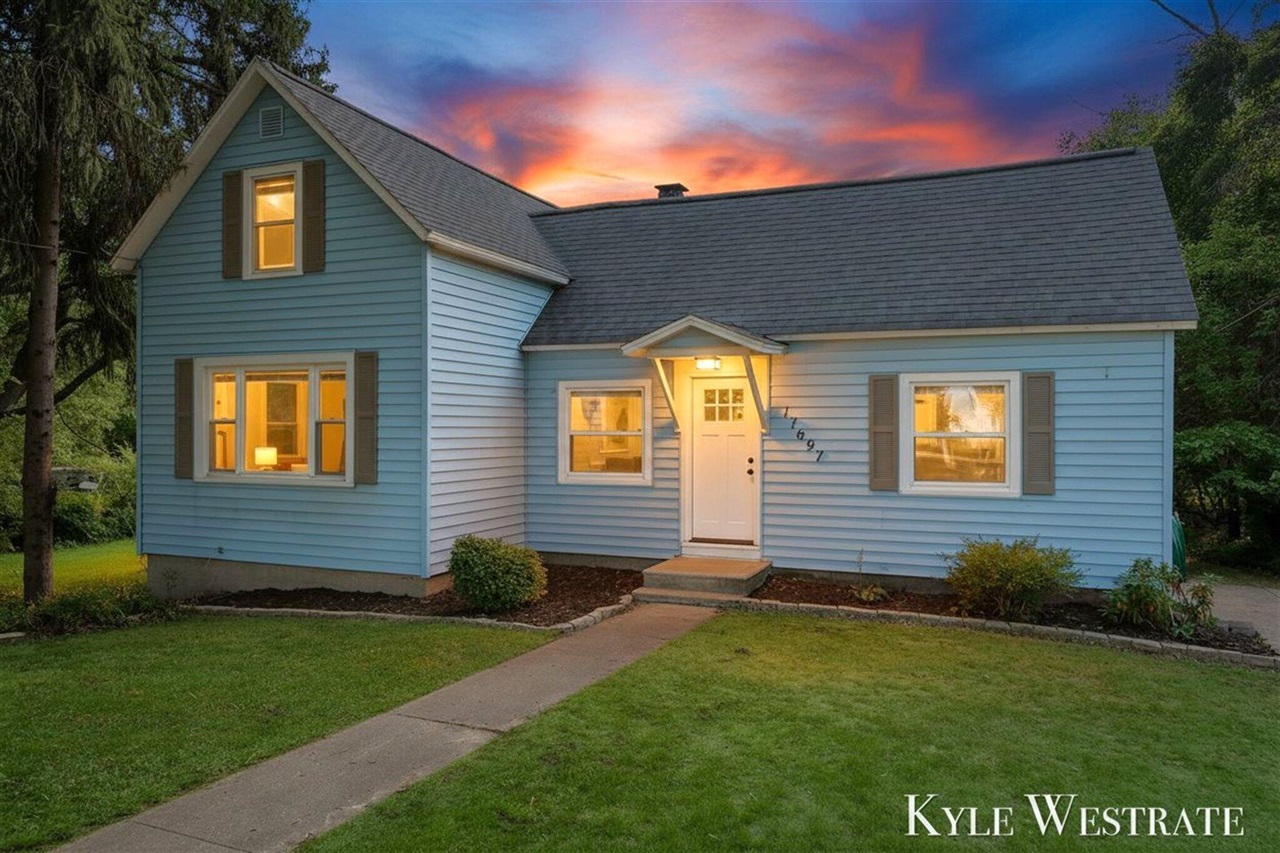 2nd image of 17697 Dogwood Dr, Spring Lake, MI 49456 | MLS# 70549504
