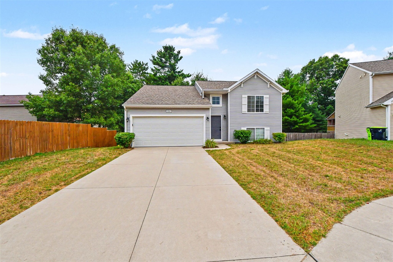 2nd image of 1202 Pinewood Dr, Greenville, MI 48838 | MLS# 70549517