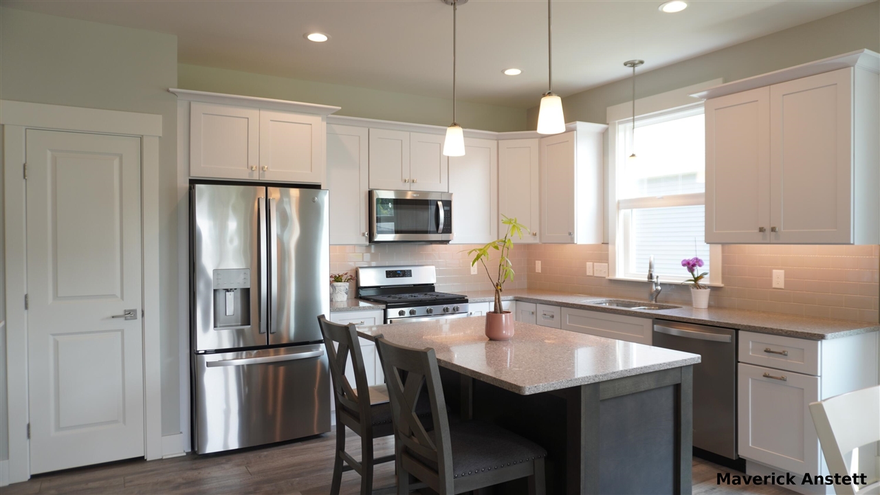 3rd image of 5917 Gleneagle Trl, Hudsonville, MI 49426 | MLS# 70549519