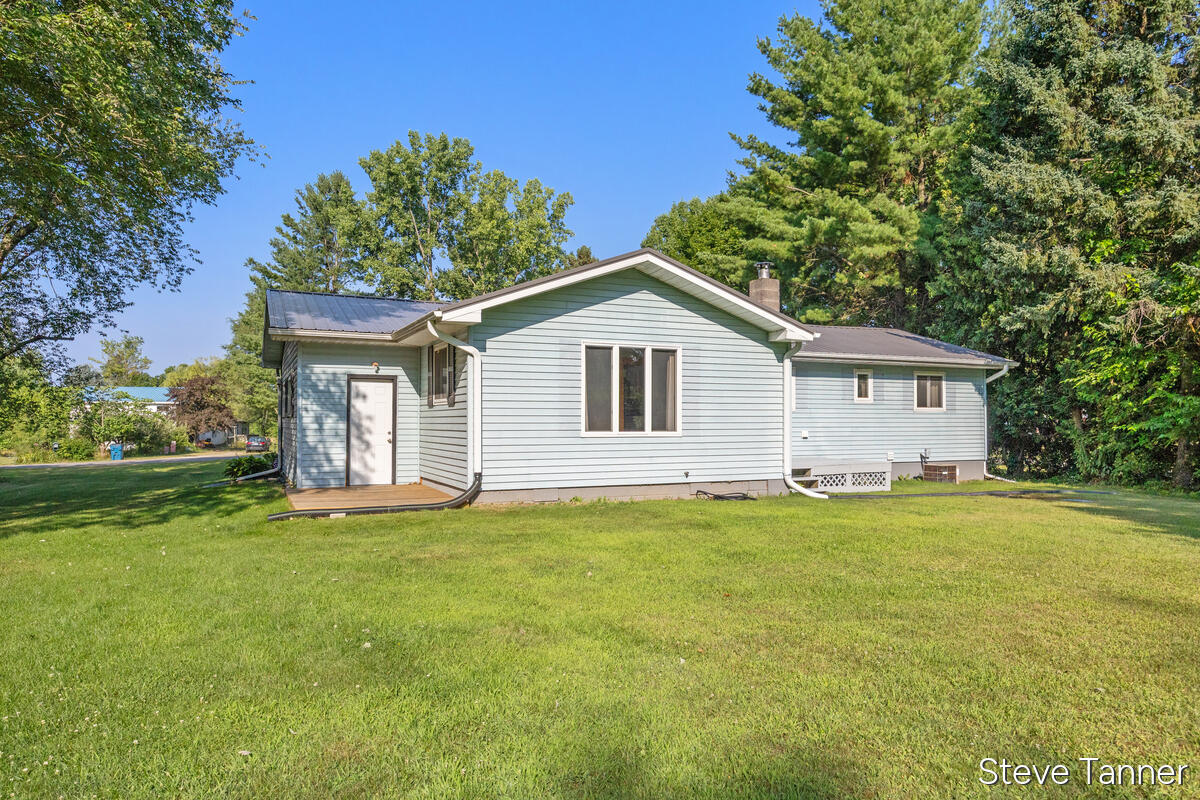 image of 3740 E Shore Dr, Stanton, MI 48888 | MLS# 70549524