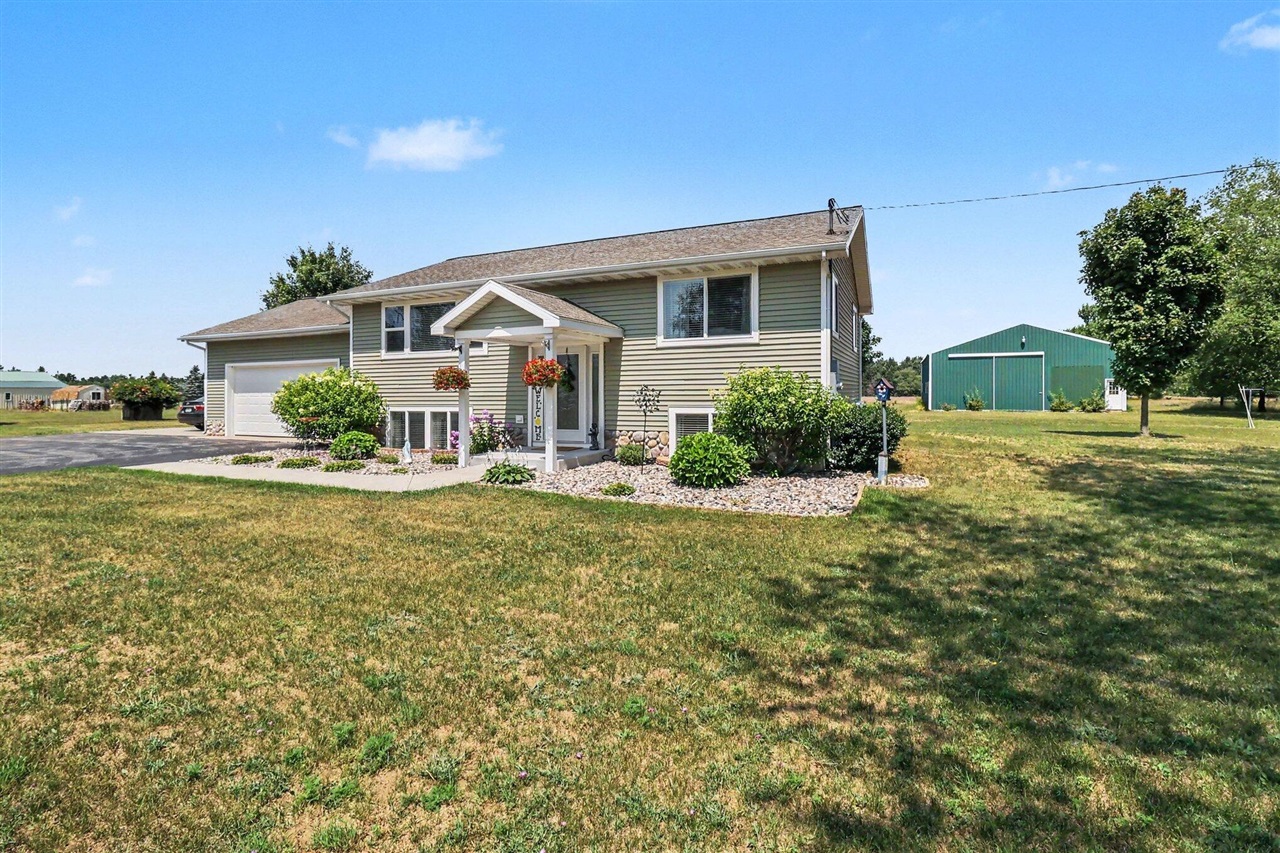 2nd image of 5832 Potter Rd, Bear Lake, MI 49614 | MLS# 70549537