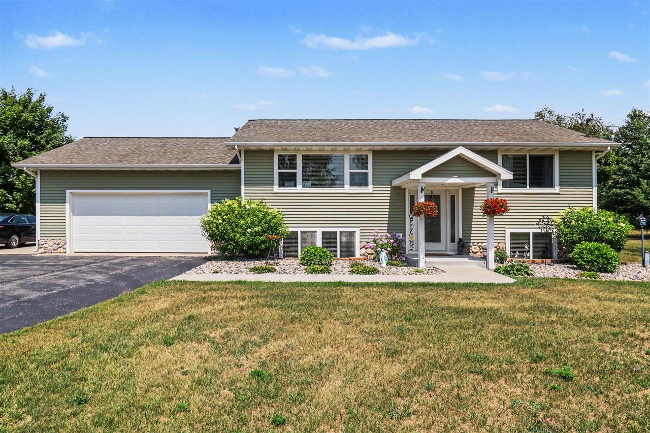 3rd image of 5832 Potter Rd, Bear Lake, MI 49614 | MLS# 70549537