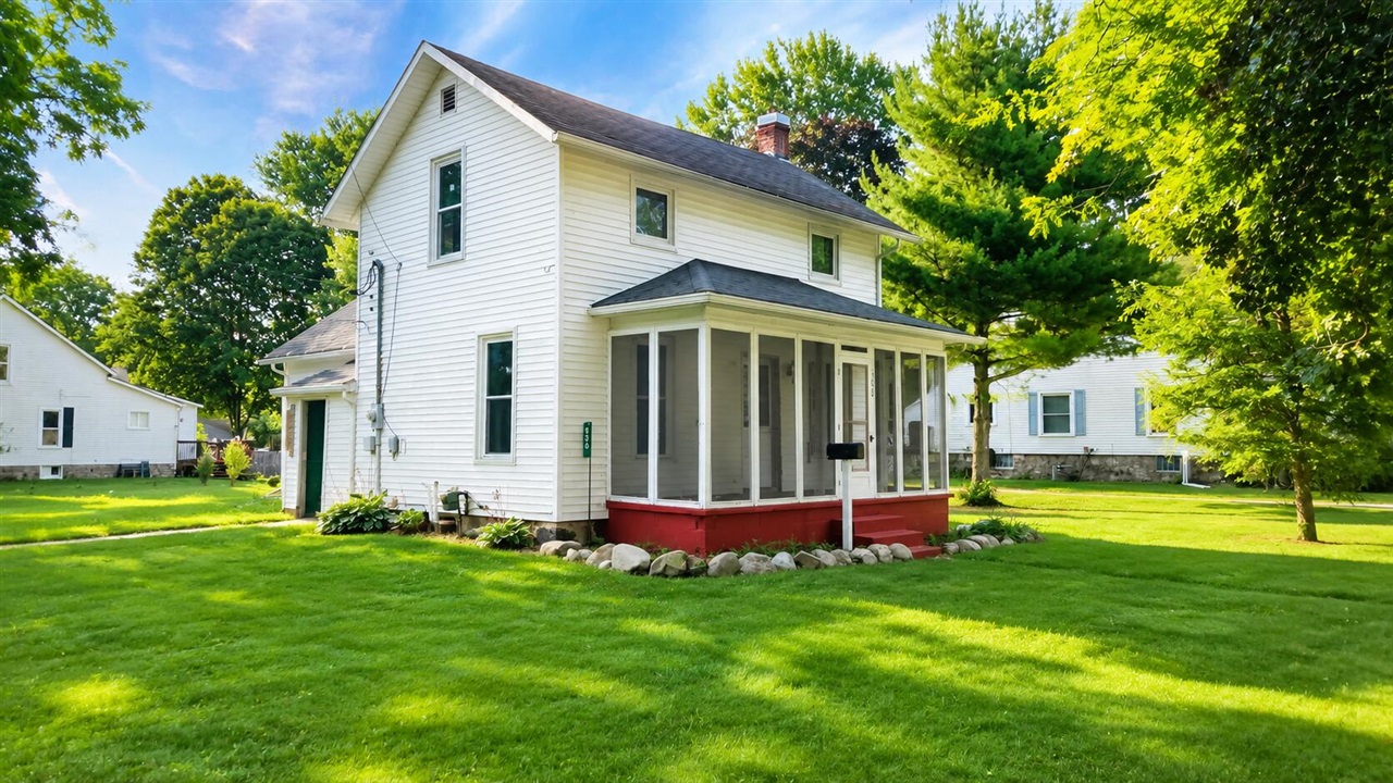 1st image of 630 N Main St, Bellevue, MI 49021 | MLS# 70549547