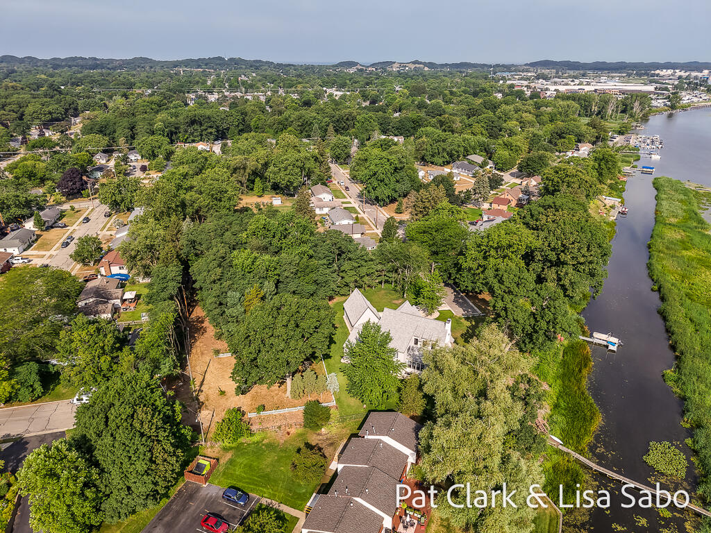 4th image of 413 & 415 Gidley Cir, Grand Haven, MI 49417 | MLS# 70549562