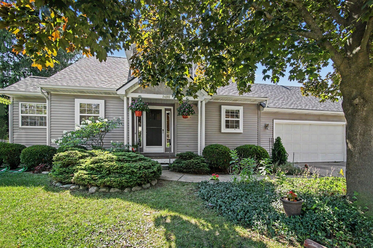3rd image of 1480 Kelly Green Dr, Ann Arbor, MI 48103 | MLS# 70549564