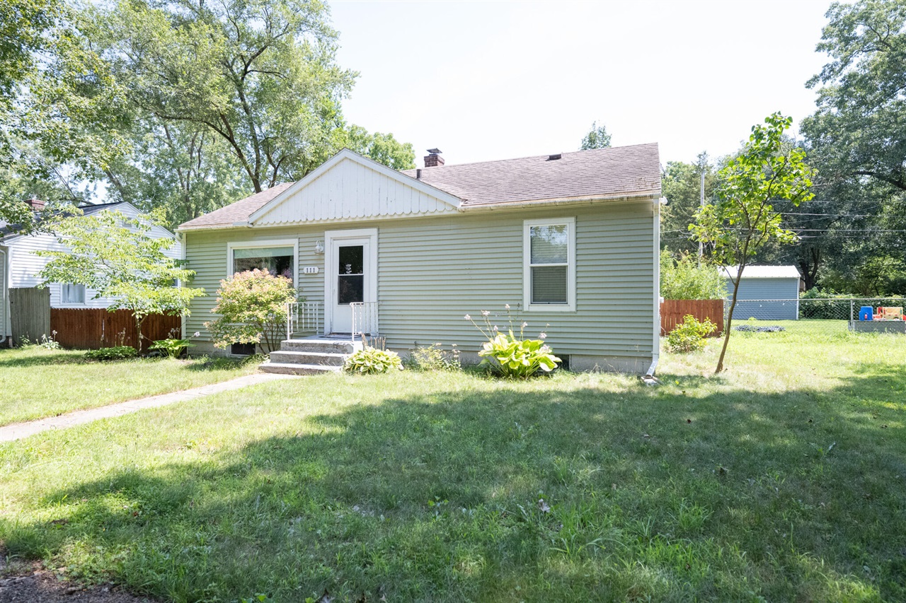 2nd image of 111 S State St, Paw Paw, MI 49079 | MLS# 70549574