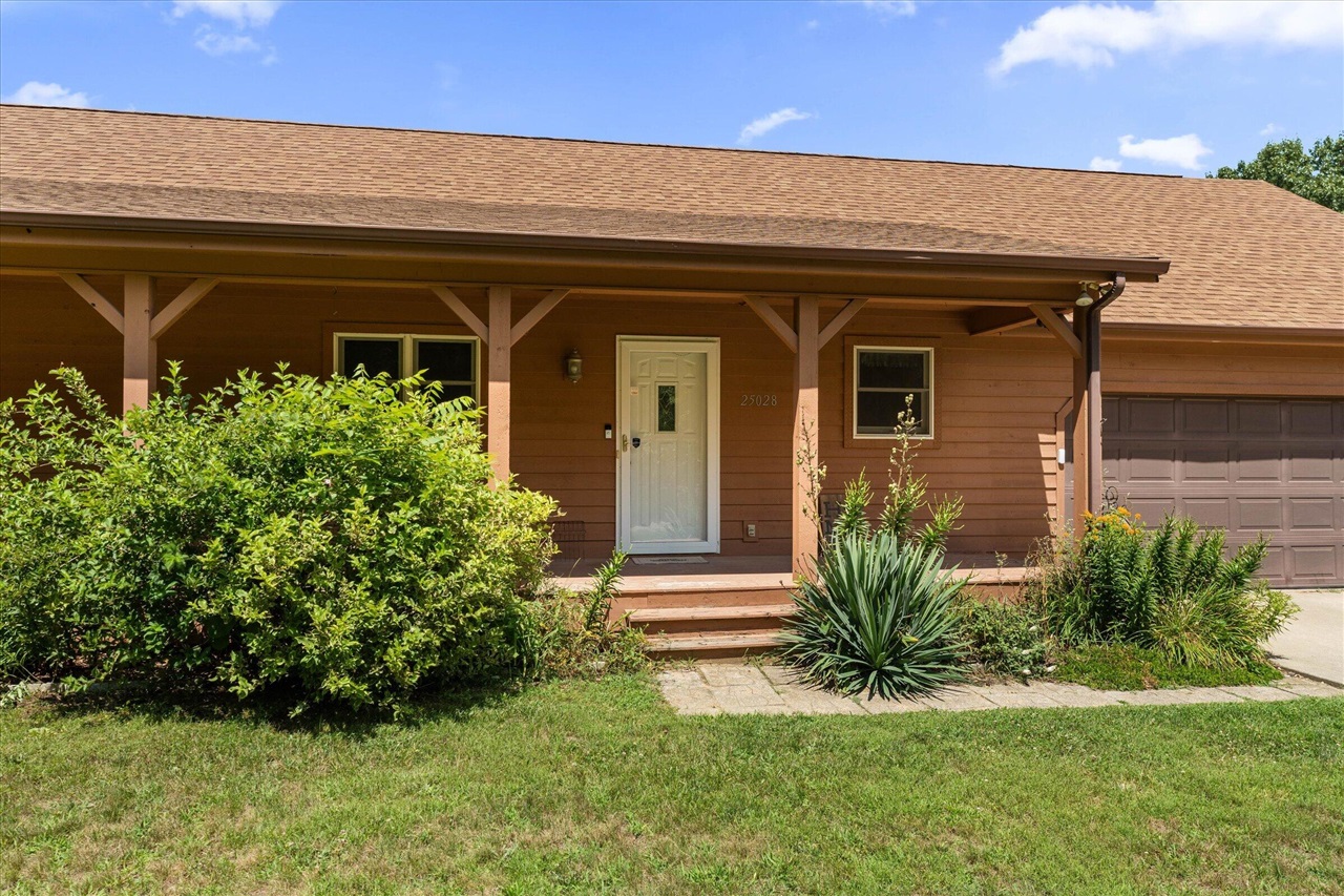 3rd image of 25028 Jefferson Center St, Cassopolis, MI 49031 | MLS# 70549584
