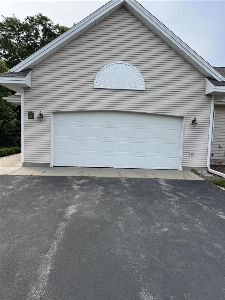 7th image of 282 Lighthouse Cir, Manistee, MI 49660 | MLS# 70549586