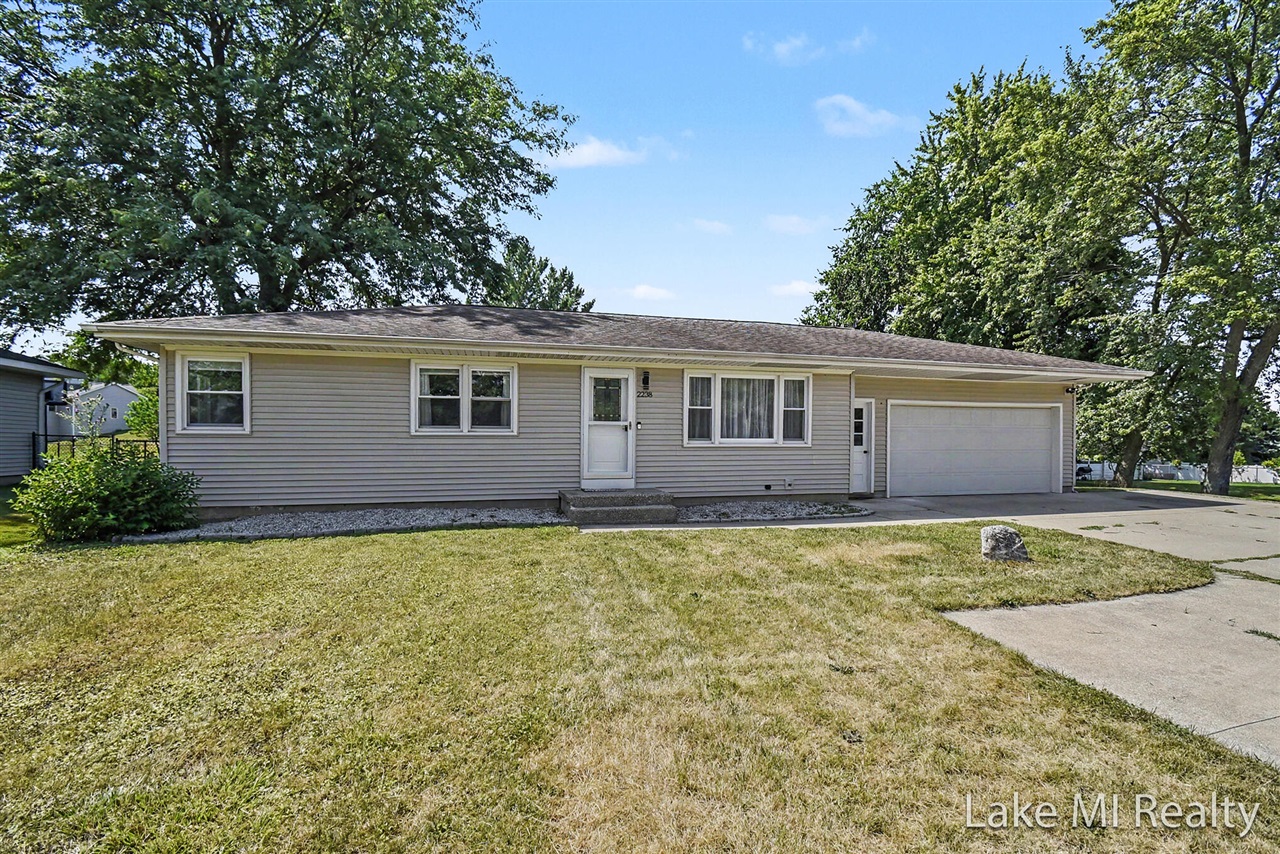 2nd image of 2238 52nd St, Wyoming, MI 49519 | MLS# 70549609