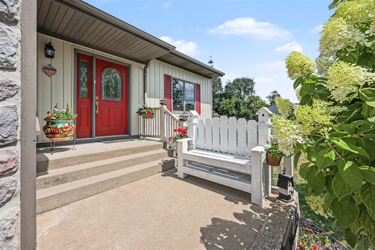 3rd image of 404 Vienna Ln, Fremont, MI 49412 | MLS# 70549613