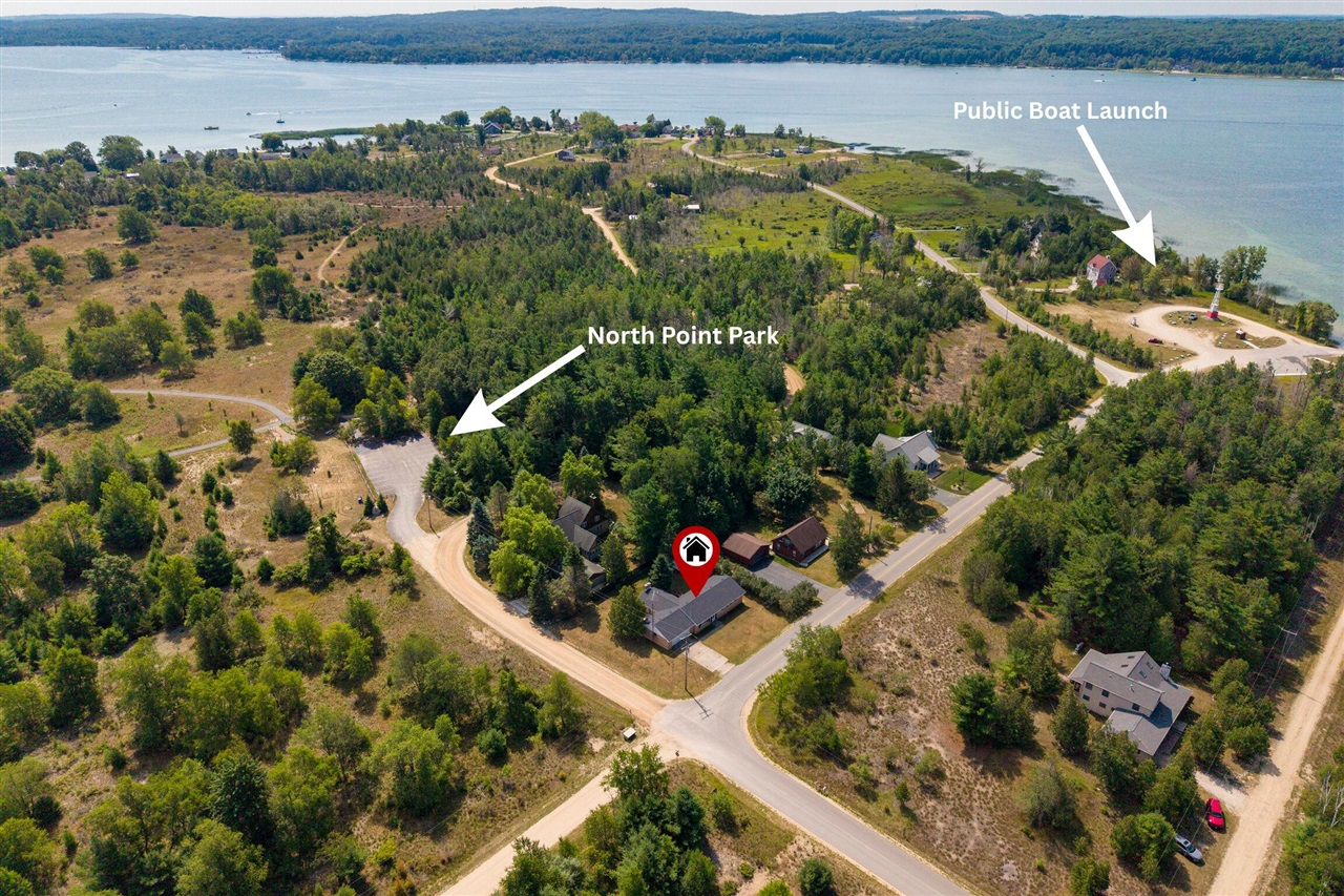 2nd image of 8807 Lake Park Dr, Onekama, MI 49675 | MLS# 70549646