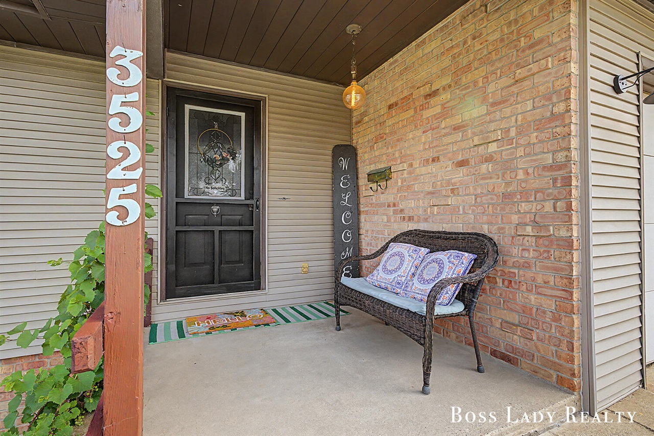 4th image of 3525 Yellowstone Dr, Grandville, MI 49418 | MLS# 70549659