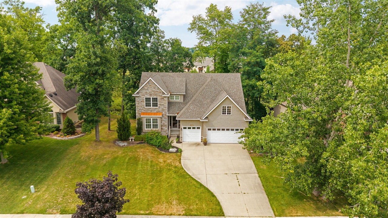 3rd image of 8243 Heathertree Ln, Brighton, MI 48116 | MLS# 70549661