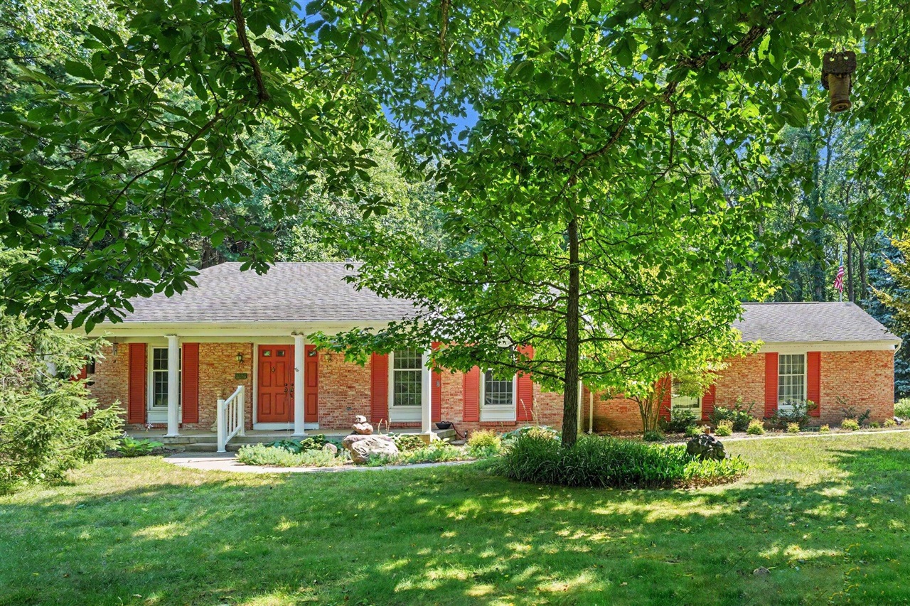 1st image of 22727 Sunset Dr, Kalamazoo, MI 49009 | MLS# 70549664