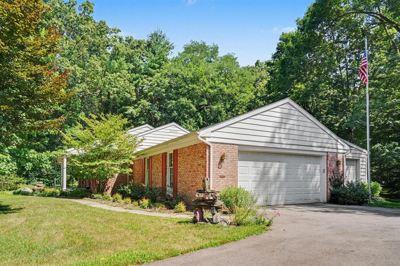 4th image of 22727 Sunset Dr, Kalamazoo, MI 49009 | MLS# 70549664