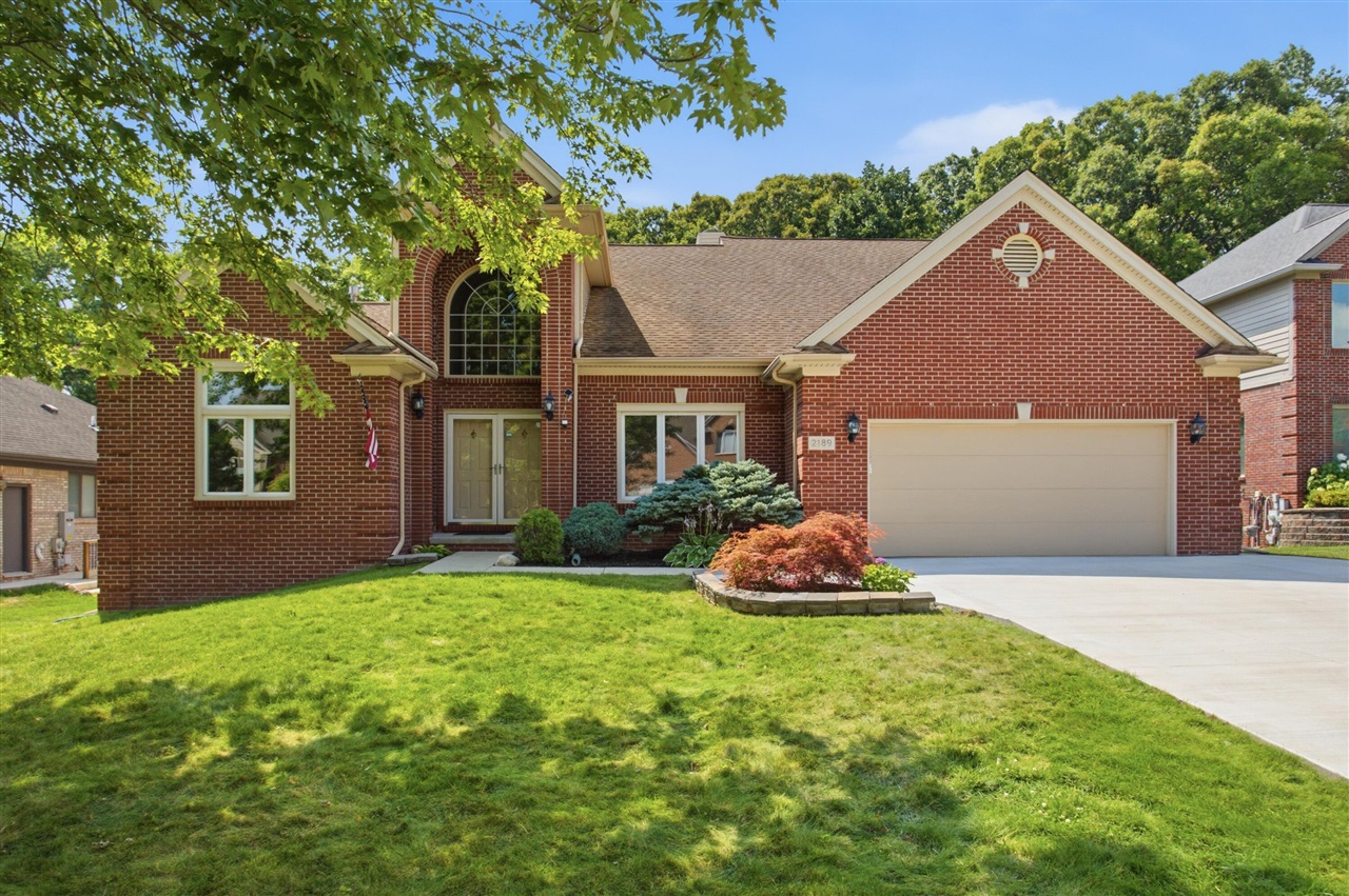 2nd image of 2189 Clinton View Cir, Rochester Hills, MI 48309 | MLS# 70549704