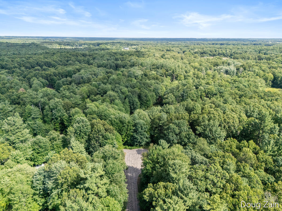 2nd image of 11890 Sandy Oak Ct, Cedar Springs, MI 49319 | MLS# 70549708