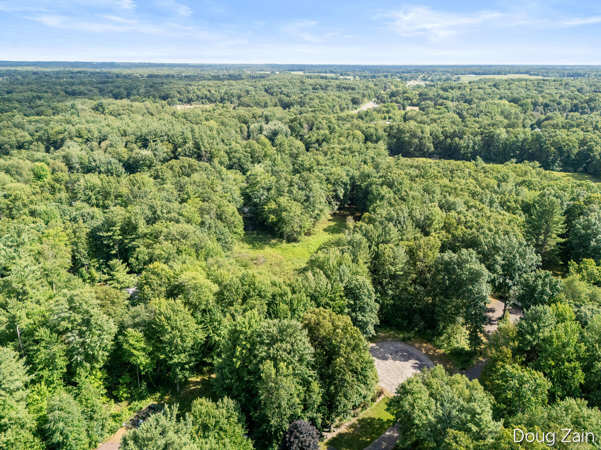3rd image of 11890 Sandy Oak Ct, Cedar Springs, MI 49319 | MLS# 70549708