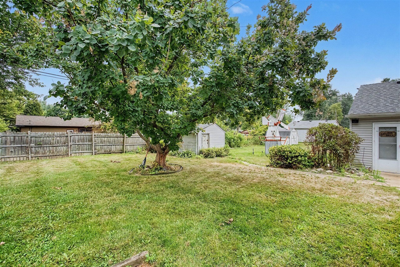31st image of 2901 Hartline Dr, Rochester Hills, MI 48309 | MLS# 70549727