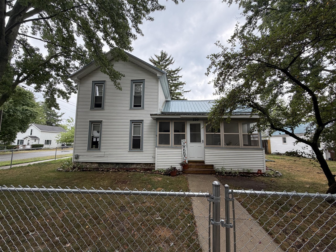 2nd image of 220 S Abbott St, Carson City, MI 48811 | MLS# 70549728