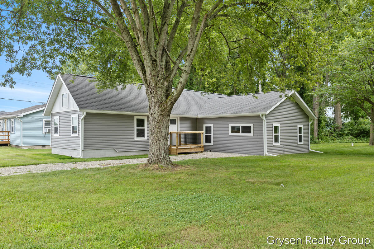 3rd image of 24249 Draper Dr, Sturgis, MI 49091 | MLS# 70549755
